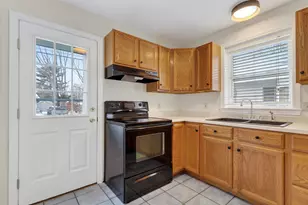 136 Dawson St, South Portland, ME 04106 - Photo 4