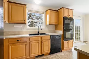 98 New County Rd, Rockland, ME 04841 - Photo 6