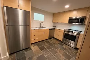 17 Grove St, Rockland, ME 04841 - Photo 2