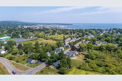 56 Thomaston Street, Rockland, ME 04841 - Photo 2