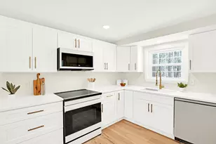 7 Winterbrook Dr, York, ME 03909 - Photo 2