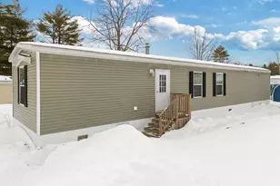 5 Holiday Ln, Standish, ME 04084 - Photo 2