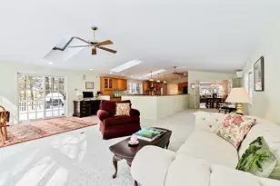 5 Heritage Ln, Cumberland, ME 04110 - Photo 2