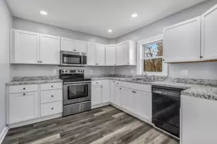 327 Essex St, Bangor, ME 04401 - Photo 4