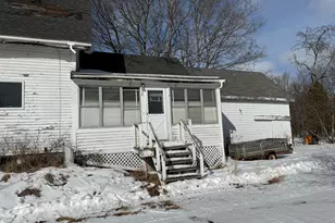 29 Broadway St, Machias, ME 04654 - Photo 4