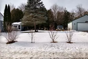 9 Summit St, Baileyville, ME 04694 - Photo 2