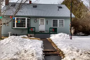 9 Summit St, Baileyville, ME 04694 - Photo 1