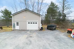 423 Maple Ridge Rd, Winslow, ME 04901 - Photo 2