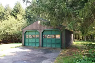 28 E Sangerville Rd, Sangerville, ME 04479 - Photo 2