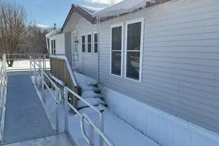 401 Beechwood St, Warren, ME 04864 - Photo 2