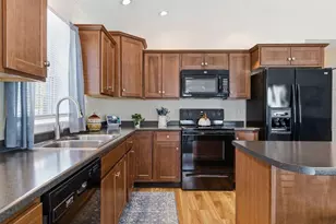 29 Poplar St, Old Orchard Beach, ME 04064 - Photo 6