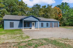 410 Peltoma Ave, Pittsfield, ME 04967 - Photo 2