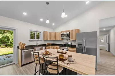 410 Peltoma Avenue, Pittsfield, ME 04967 - Photo 6