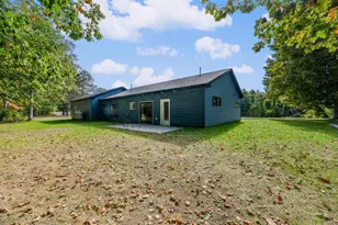 410 Peltoma Ave, Pittsfield, ME 04967 - Photo 4