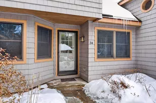 34 Concord Pl, Cape Elizabeth, ME 04107 - Photo 2