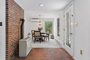 34 Concord Pl, Cape Elizabeth, ME 04107 - Photo 4