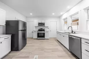 229 Center St, Bangor, ME 04401 - Photo 14