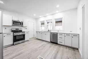 229 Center St, Bangor, ME 04401 - Photo 16