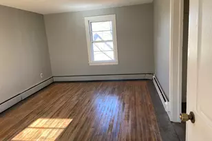 21 Laurel St, Augusta, ME 04330 - Photo 4