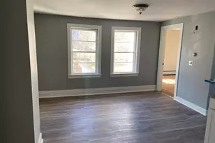 21 Laurel St, Augusta, ME 04330 - Photo 2