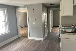 21 Laurel St, Augusta, ME 04330 - Photo 8