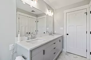 9 Cobblestone St, Falmouth, ME 04105 - Photo 10