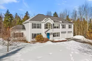 19 Crestview Dr, Orono, ME 04473 - Photo 1