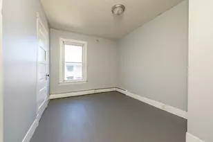 419-425 Cumberland St, Rumford, ME 04276 - Photo 10