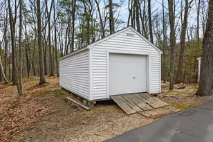 8-10 Bayview Ln, Kittery, ME 03904 - Photo 8
