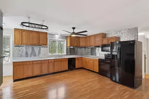8-10 Bayview Ln, Kittery, ME 03904 - Photo 12