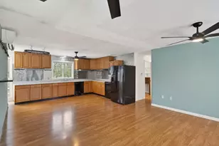 8-10 Bayview Ln, Kittery, ME 03904 - Photo 12