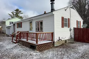 255 Bates St, Millinocket, ME 04462 - Photo 2