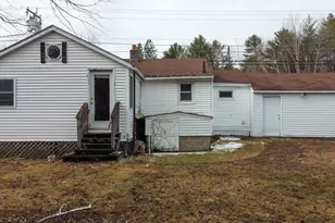 255 Bates St, Millinocket, ME 04462 - Photo 4