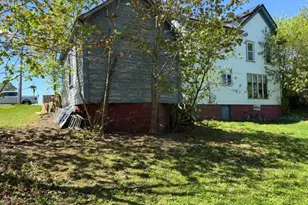 35 Fort Hill St, Fort Fairfield, ME 04742 - Photo 4