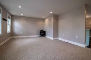 16 Bartlett St, Saco, ME 04072 - Photo 8
