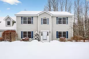 39 Hunter Rd, Freeport, ME 04032 - Photo 2