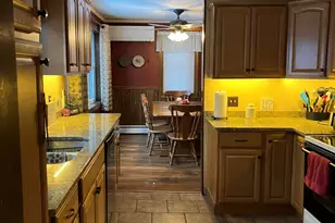 8 Lincoln St, Presque Isle, ME 04769 - Photo 6