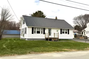 44 New York St, Millinocket, ME 04462 - Photo 2