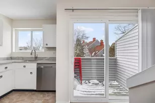 18 Ocean St, South Portland, ME 04106 - Photo 10