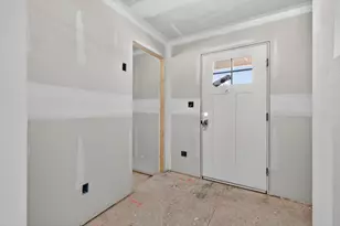 19 Feldspar Ln, Cumberland, ME 04021 - Photo 2