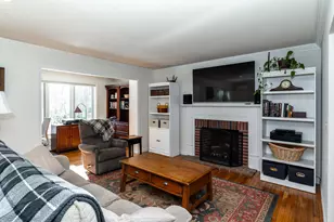 39 Wildwood Dr, Cape Elizabeth, ME 04107 - Photo 6