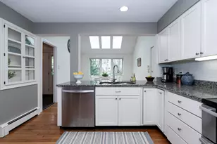 39 Wildwood Dr, Cape Elizabeth, ME 04107 - Photo 12