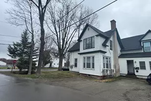 135 Cross St, Pittsfield, ME 04967 - Photo 2