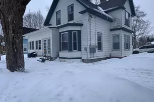 135 Cross St, Pittsfield, ME 04967 - Photo 2