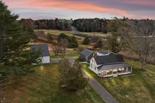 10 Round Hill Ln, Brunswick, ME 04011 - Photo 1