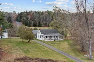 10 Round Hill Ln, Brunswick, ME 04011 - Photo 4