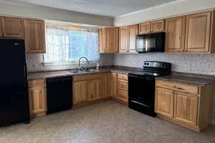 8 St John St, Winslow, ME 04901 - Photo 4