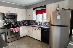 7 Madigan St, Houlton, ME 04730 - Photo 6