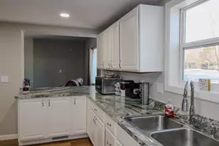 13 Willard St, Houlton, ME 04730 - Photo 2