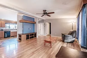 27 Tufton St, Brunswick, ME 04011 - Photo 4